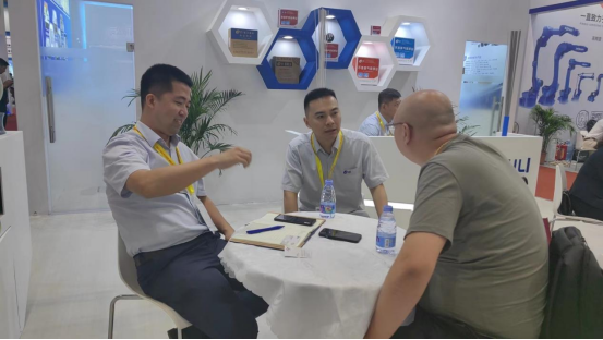 1688438850772156.png 640 (2).png